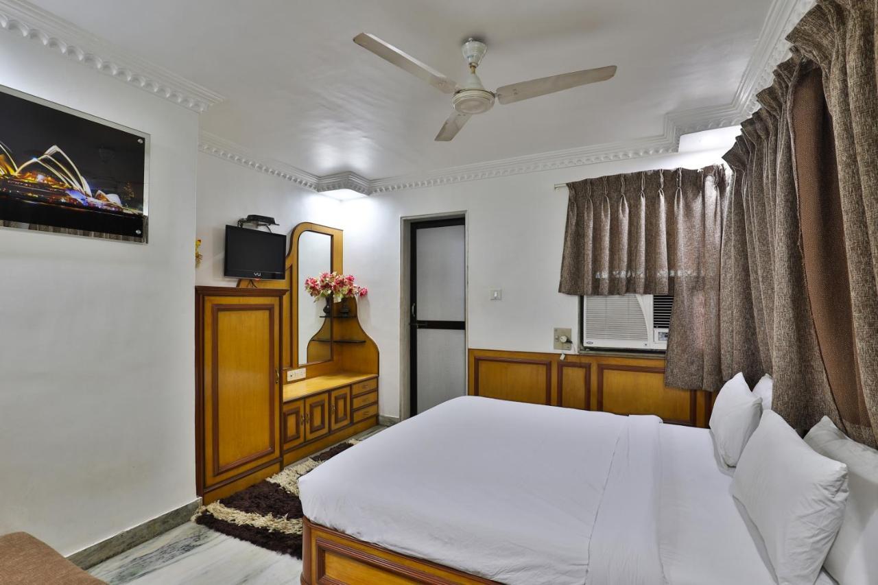 Hotel Midtown Surat Dış mekan fotoğraf