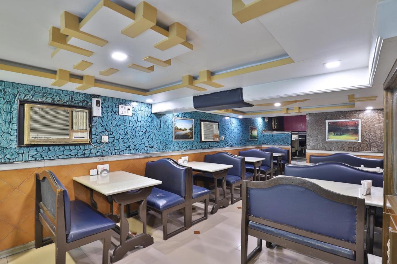 Hotel Midtown Surat Dış mekan fotoğraf
