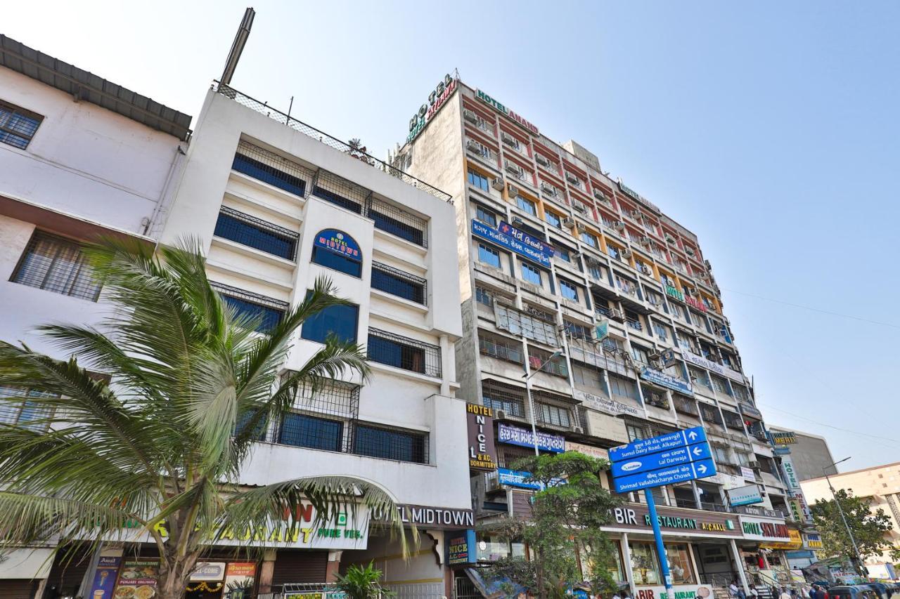 Hotel Midtown Surat Dış mekan fotoğraf