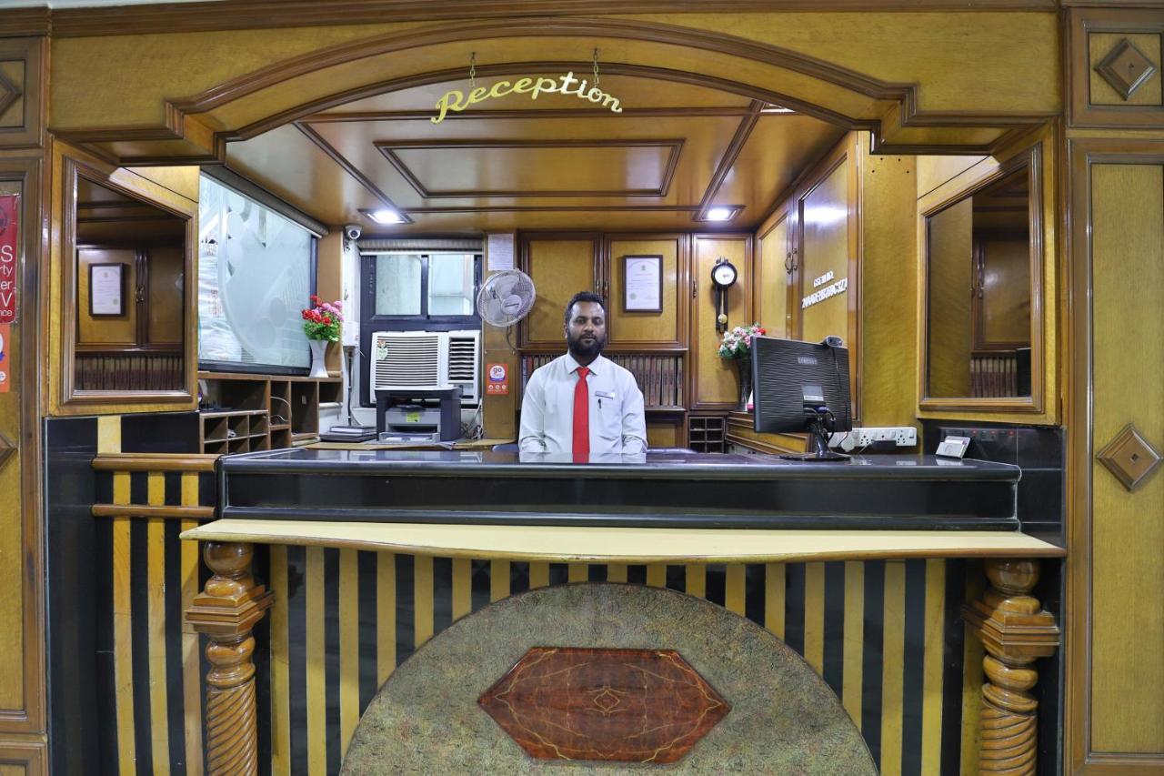 Hotel Midtown Surat Dış mekan fotoğraf