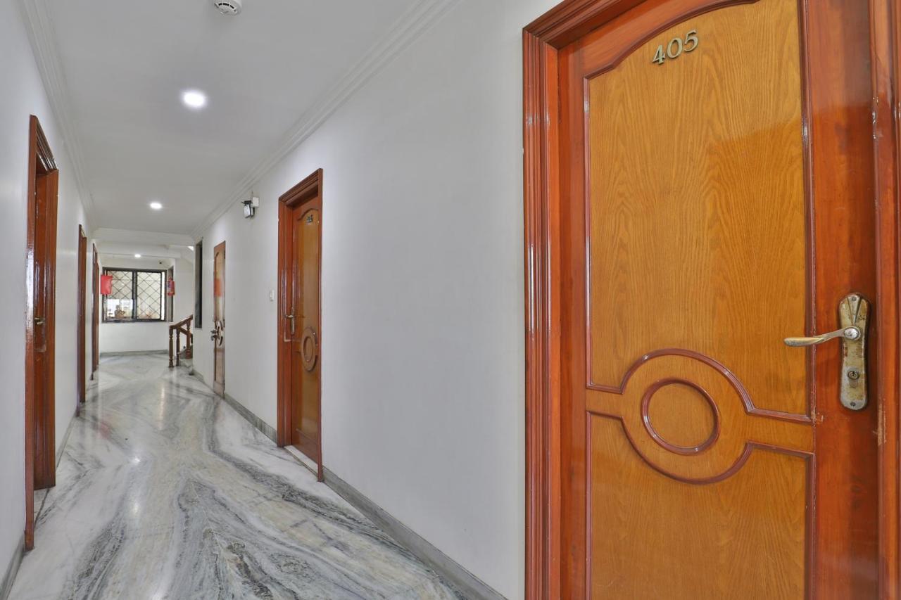 Hotel Midtown Surat Dış mekan fotoğraf